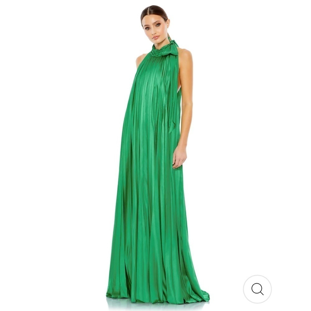 Mac Duggal PLEATED HALTER NECK GOWN Size 12 NEW $498 formal holiday Christmas